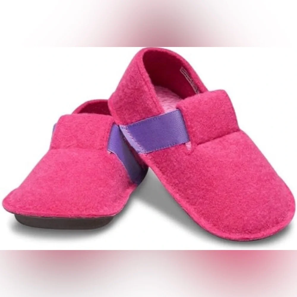 CROCS‎ Vibrant Pink Slippers Toddler Size 9